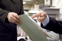 上司との関係：「報連相」のスキルを磨こう