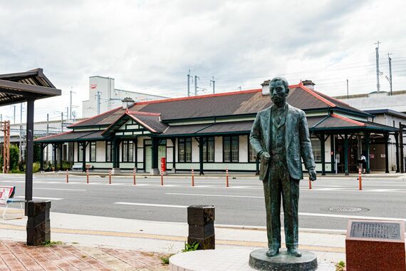 上熊本駅 夏目漱石像