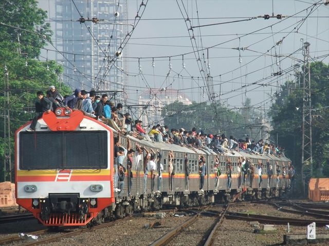 ジャカルタが日本製 中古電車天国 になるまで 海外 東洋経済オンライン 社会をよくする経済ニュース