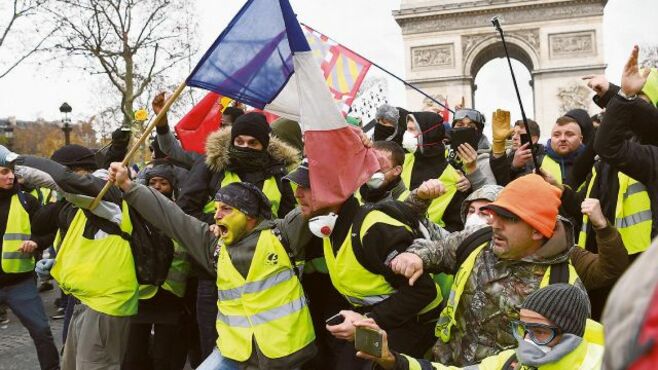 仏マクロン政権の試練