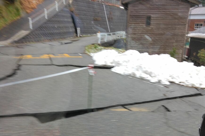 患者搬送中の道路（写真：本名看護師撮影／つくばセントラルDMAT提供）