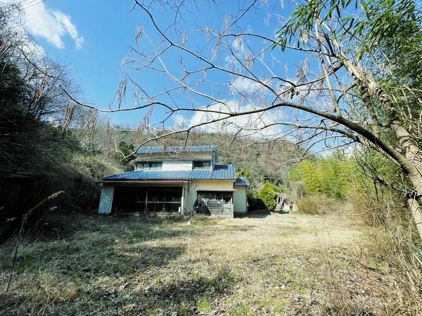 日の当たる南側は屋根もそれなりに健全な状態だった（写真提供：山脈）