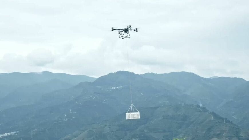 中国では農業用ドローンの用途が作物の空中輸送にまで広がっている（写真はDJIのウェブサイトより）