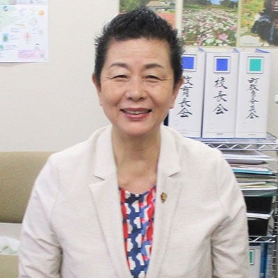 丹羽 敦子（にわ・あつこ）徳島県板野郡松茂町教育委員会 教育長同県教育委員会や鳴門市の小・中学校校長、鳴門市教育委員などを経て、2018年4月 より現職