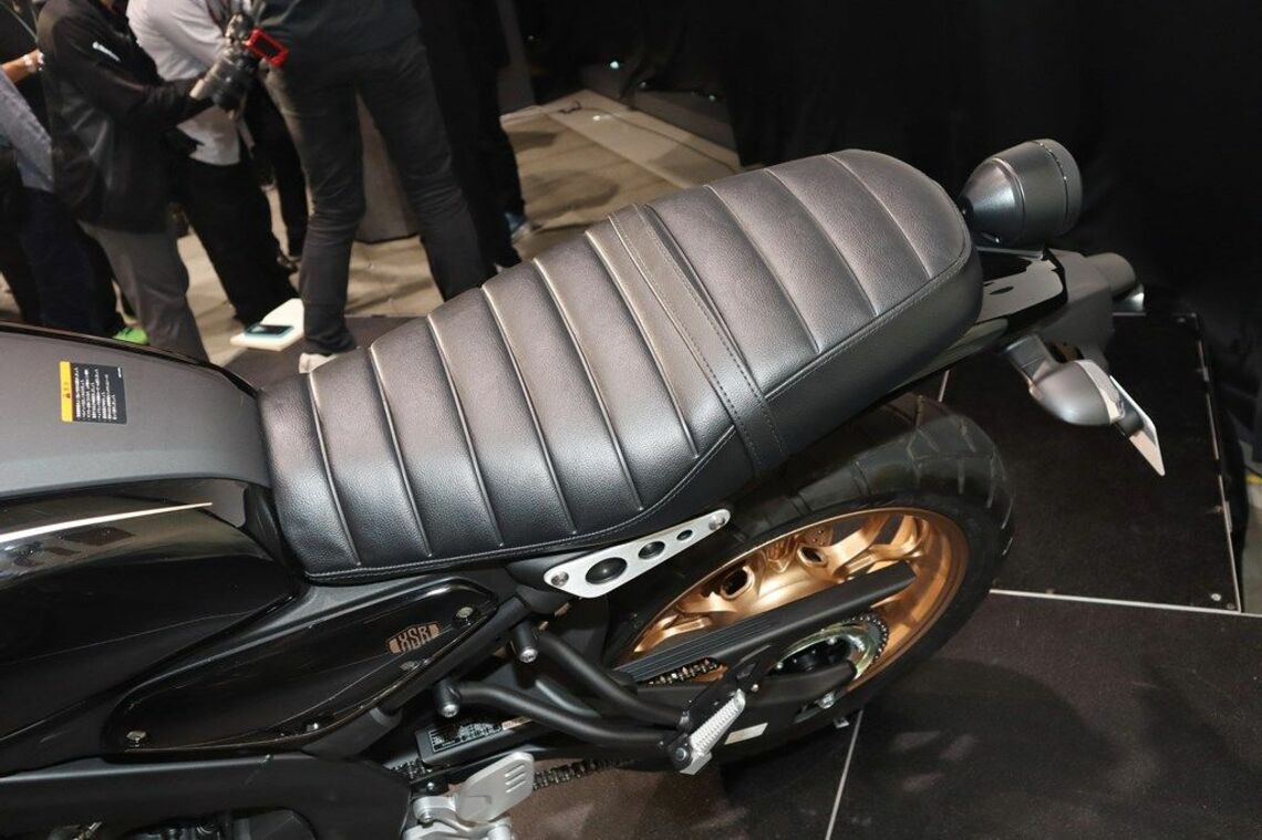 名車｢RZ250｣を感じるカラーに注目…ヤマハの新作ネオレトロバイク