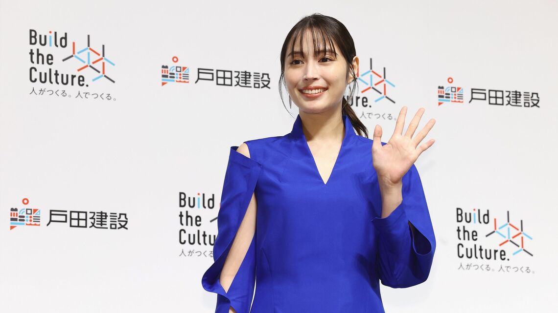 CMの撮影は建設中の「TODA BUILDING」の中で行われた。「普段は入ることがない建築中のビルでの撮影で、（柱などを）いろいろ見てまわった」と広瀬さん（撮影：尾形文繁）