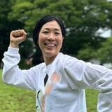 渡部和華羽（わたなべ・わかは）小学校教員歴12年、フリースクールてらこやさん主宰、「楽しいが運動を好きにする」オランダ体育運動教室ハッピースポーツ運営。「大人も子どももハッピーな社会にしたい」と大人の幸福度1位のフィンランドや子どもの幸福度1位のオランダへ教育視察へ。「対話」「余白」「人と比べない」「自己選択」をキーワードに、大人と子どもの幸福度を育むべく活動をしている（写真：本人提供）