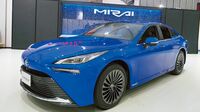 トヨタの新型FCV､販売10倍増の高い壁 脱ガソリン車の流れが追い風になるか