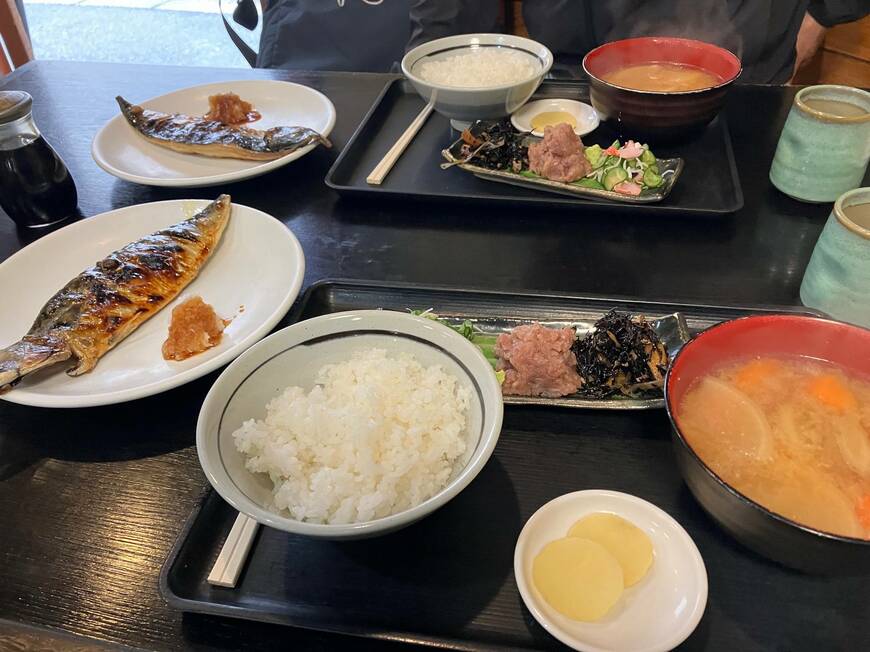 圧倒的なボリュームの「うまいもん屋」（筆者撮影）