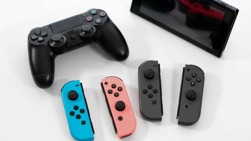 ゲーム機のコントローラー