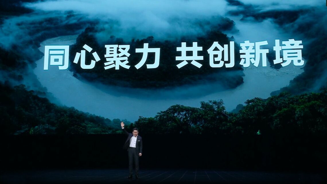 ファーウェイの端末部門のトップを務める余承東氏は、Mate 60シリーズの品薄解消に自信を示した（写真は同社ウェブサイトより）