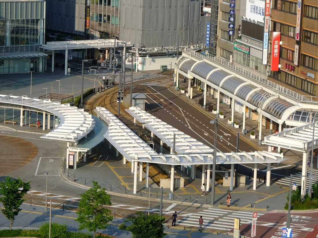 2016年に移設し様相を一新した福井駅。駅名も「福井駅前」から変更した（撮影：南正時）