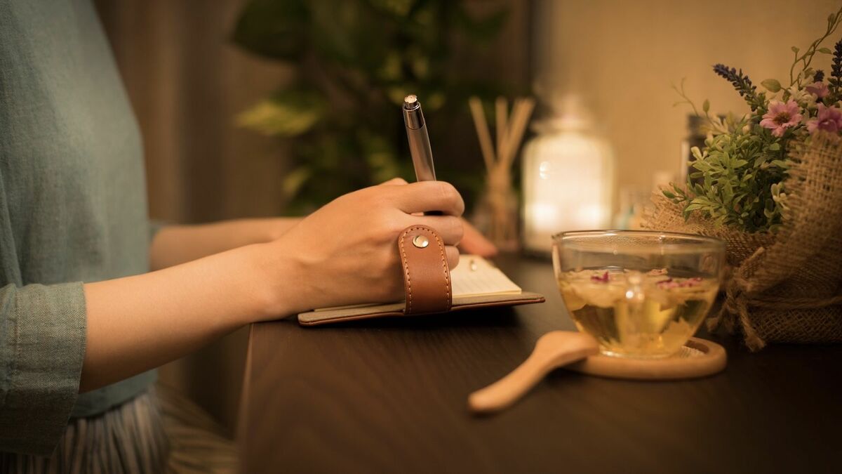 ｢休日も仕事が頭から離れない…｣真面目な人ほど休めていない？　心と身体を本当の意味で休ませる《寝る前の儀式》 | ライフ | 東洋経済オンライン