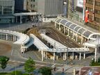2016年に移設し様相を一新した福井駅。駅名も