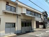2代目社長だった中野さんの父 進さんは、実は「法律を勉強して検事になる」夢あったそう。しかし、高校生の時に父（初代）が胃潰瘍になり、7人いた子供の誰かが継がなければならない事態に。長男はすでに学者になることが決まっており、次男は病で早くに亡くなっていたため、3男だった進さんが夢をあきらめて家業を継いだ（筆者撮影）