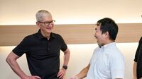 訪日中のアップルのクックCEO｢規制当局と引き続き議論をする｣→発言の背景は？iPhoneが高シェアの日本､迫る｢スマホ新法｣への対応を聞いた
