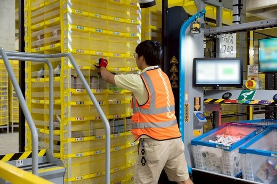 人間工学に基づいて設定されたステーション（写真：Amazon提供）