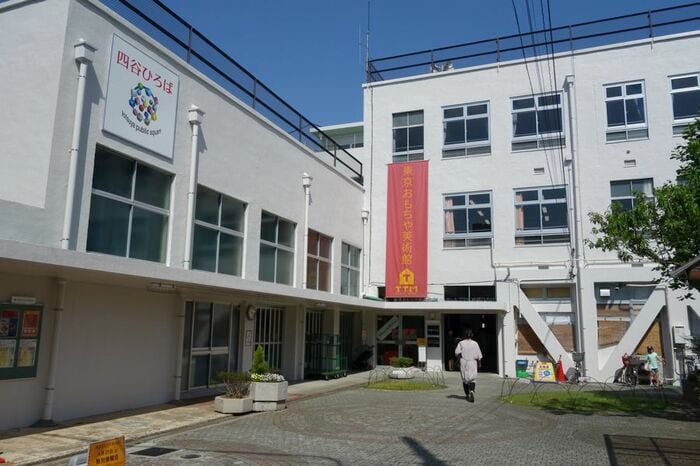 住民の寄付によって再建された旧四谷小学校