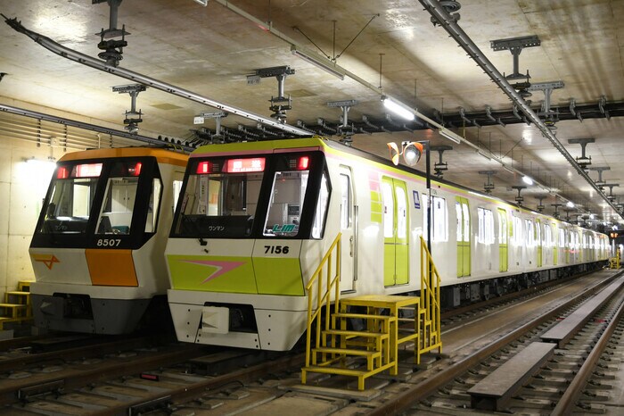 鶴見緑地北車庫で並んだ70系と80系。今里筋線の