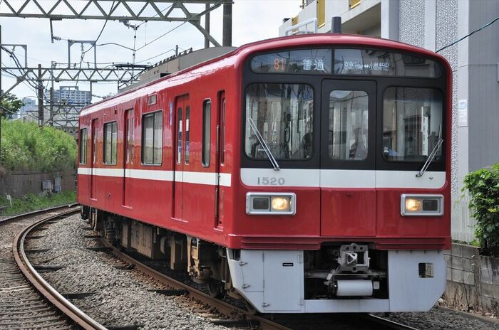 大師線の急カーブを走る1500形鋼製車