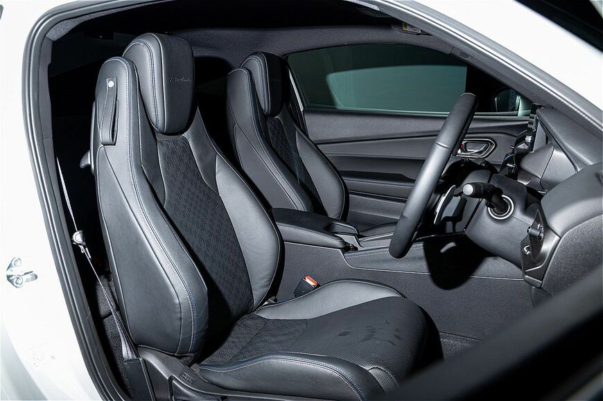 ホンダアクセスが開発した純正アクセサリーを装着したホンダ新型「プレリュード」