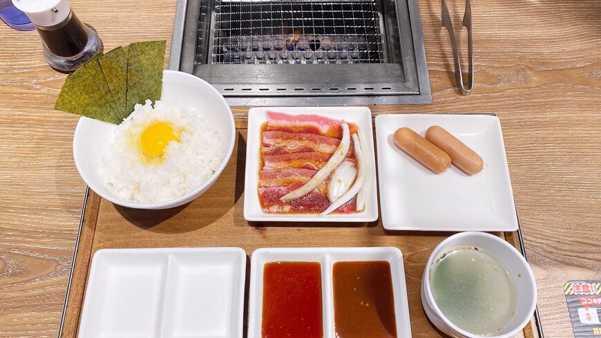 焼肉ライクの朝焼肉は、専用ロースターで1人焼肉を味わえる（筆者撮影）