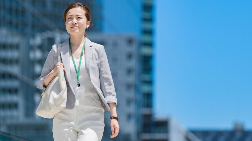 仕事に悩んだときや人生の転機を乗り越えるための新しい「離職」の形を紹介します。写真：（yamasan ／PIXTA)
