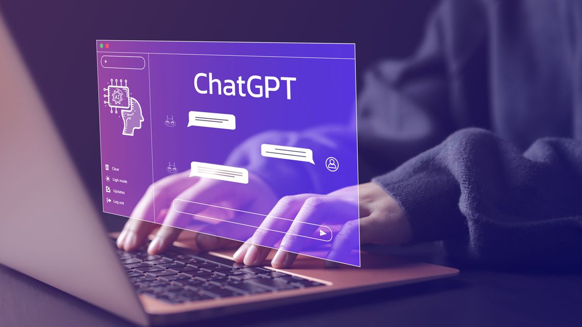 ノートパソコンでChatGPTを使用するイメージ