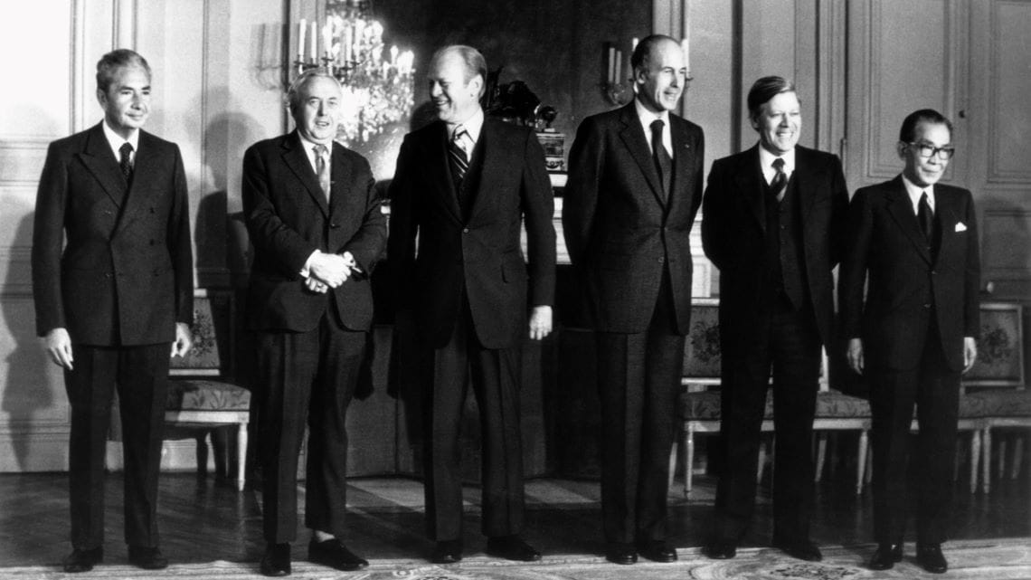 1975年の第1回G7サミット。右端が三木武夫首相、右から3番目がホスト国であるフランスのジスカールデスタン大統領（写真：AP／アフロ）