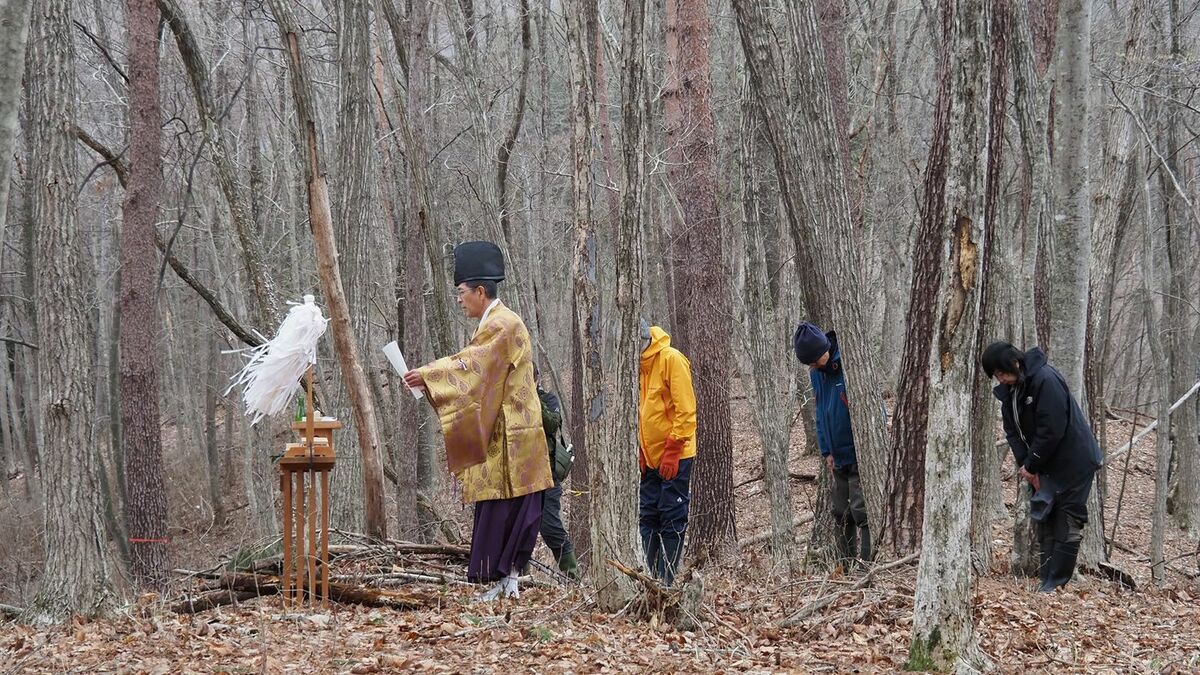 ｢死ぬのが楽しみに｣ふるさと難民が森で得た希望 岩手｢いのちを還す森｣　埋葬予定の森を手入れ | 街･住まい | 東洋経済オンライン