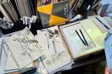 植物画の落書き。「絵を描くことを1日でもサボると線がふにゃふにゃになる」とのこと（写真：著者撮影）※一部写真を加工しています