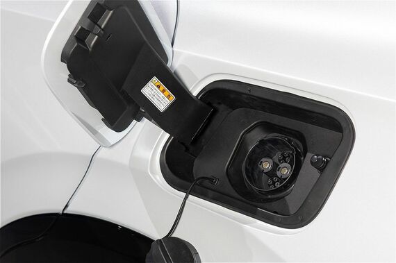 新型インサイトの給電ポート