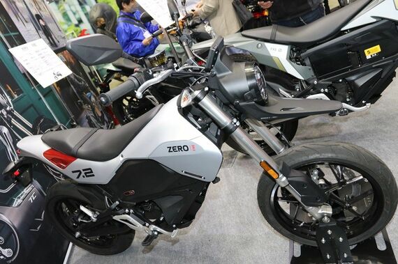 ジームが取り扱って350cc相当の軽二輪であるZERO MOTORCYCLESのFXE（エフエックスイー）（筆者撮影）