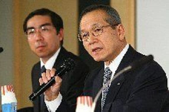 富士通は構造改革を進めた野副社長が突然の辞任、当面は間塚会長が社長兼務