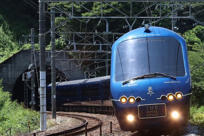 「THE ROYAL EXPRESS」に生まれ変わった