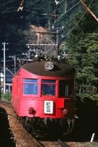 3400系に比べると武骨なデザインの850系