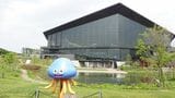 エスコンフィールド北海道と「メタルホイミン」（筆者撮影） 
