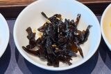 築地の老舗佃煮店、江戸一の甘口昆布の佃煮。噛むほどに旨みが溢れる（筆者撮影）