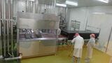 省人化してもなお、品質チェックの人員は欠かせない（筆者撮影）