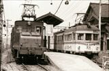 電気機関車デキ3と120形電車＝家久駅、1975年（撮影：南正時）