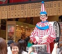 《NEWS@もっと!関西》華麗なる転身! 「くいだおれ太郎」がタレント稼業へ