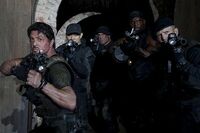 『エクスペンダブルズ』--中高年が日本経済を救う《宿輪純一のシネマ経済学》