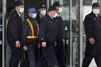 ゴーン氏報酬の助言し､掌返しで追放した人たち 責任追及を免れてきた利益相反行為の弁護士