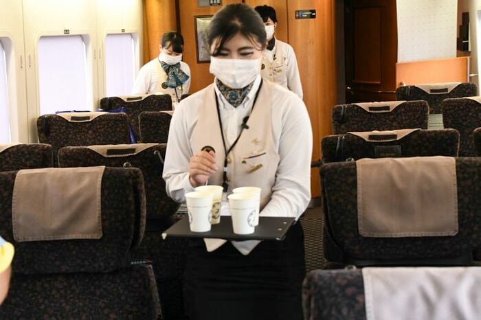 ドリンクを配る訓練