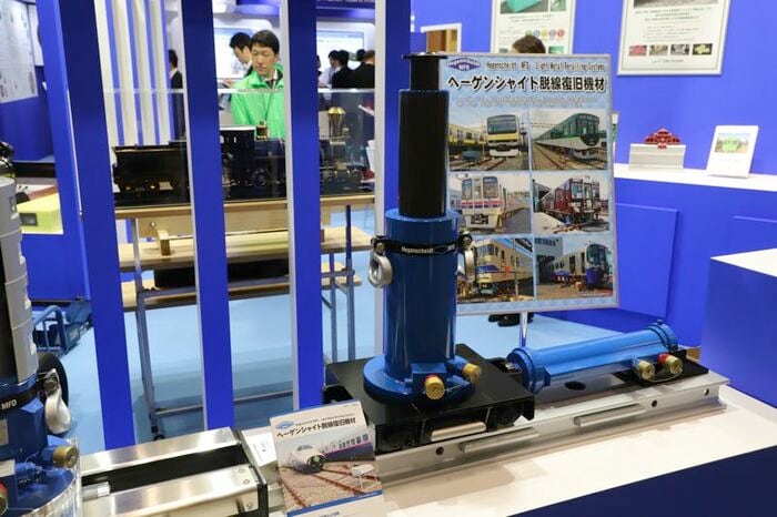 独ヘーゲンシャイト製の脱線復旧機材。世界100カ国