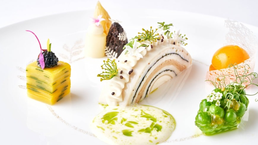 日本がボキューズドールのアジア予選に提出した「豆腐料理」（写真：ひらまつ提供）
