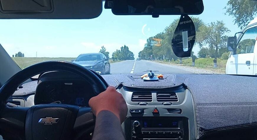 頼むから安全運転で走ってくれ