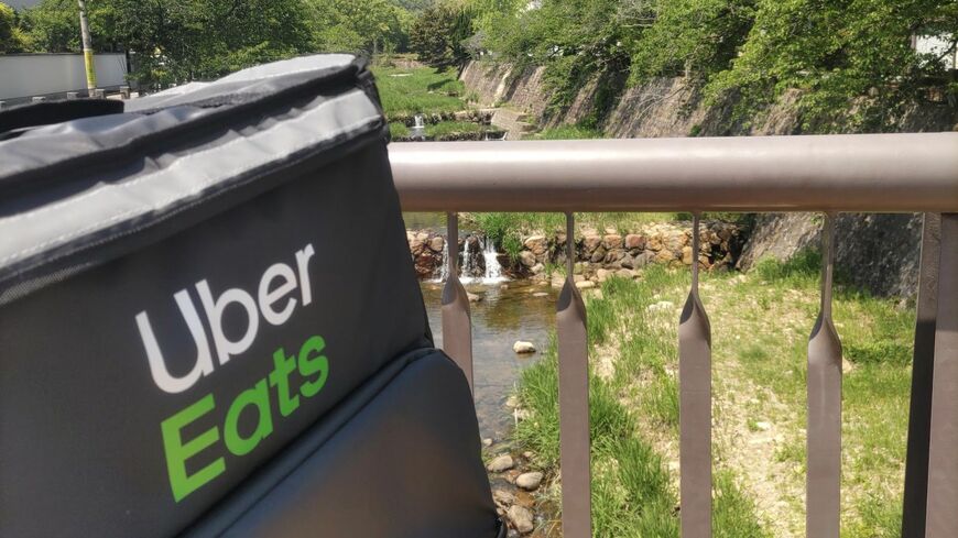 uber eats配達員のリュック