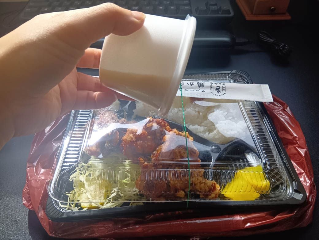 味噌汁がこぼれないか検証