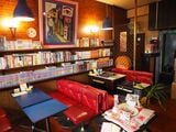 元町本店の近隣にある3号店の「喫茶ラン」。イベント・展示などで貸出可能（著者撮影）